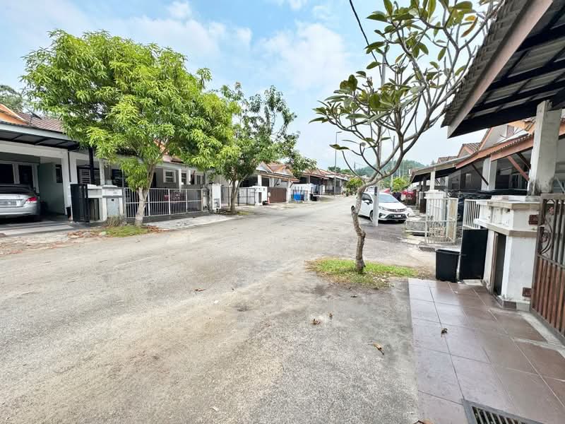 Rumah Teres 1-Tingkat untuk Dijual di Kajang (Selangor) - Azli Ibrahim - Exterior - PropertyGuru.com.my