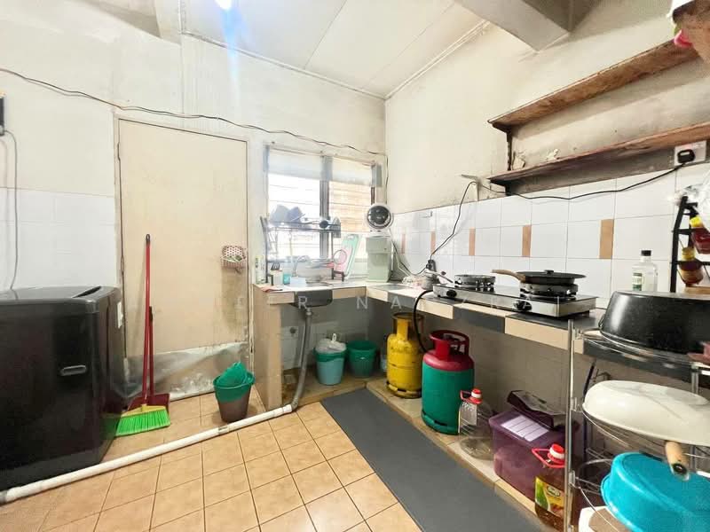 Rumah Teres 2 Tingkat untuk Dijual di Taman Sutera (Kajang) - Ammeer Nadzrai - Kitchen - PropertyGuru.com.my