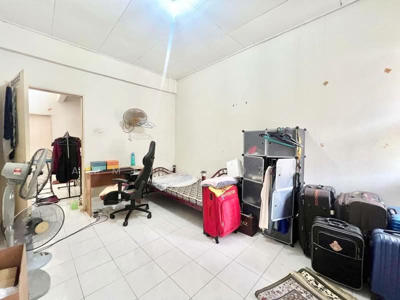Rumah Teres 2 Tingkat untuk Dijual di Taman Sutera (Kajang) - Ammeer Nadzrai - Bedroom - PropertyGuru.com.my