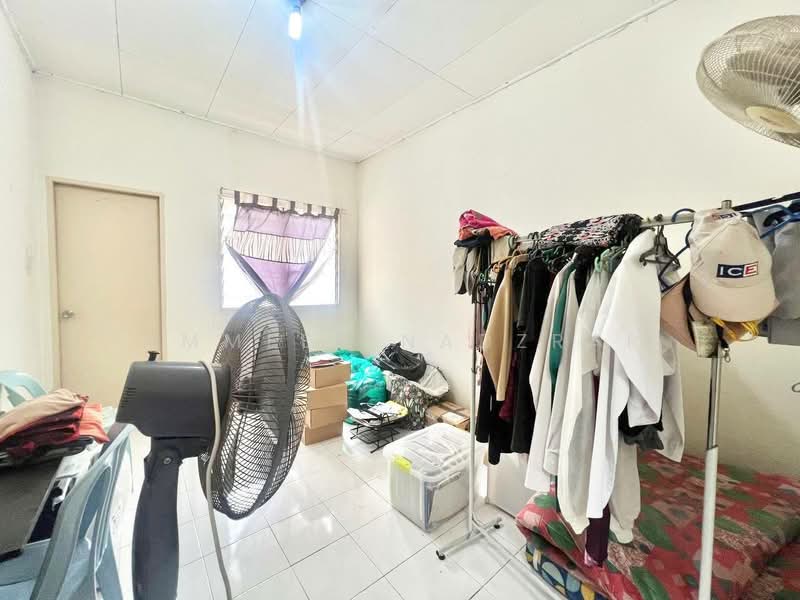 Rumah Teres 2 Tingkat untuk Dijual di Taman Sutera (Kajang) - Ammeer Nadzrai - Bedroom - PropertyGuru.com.my