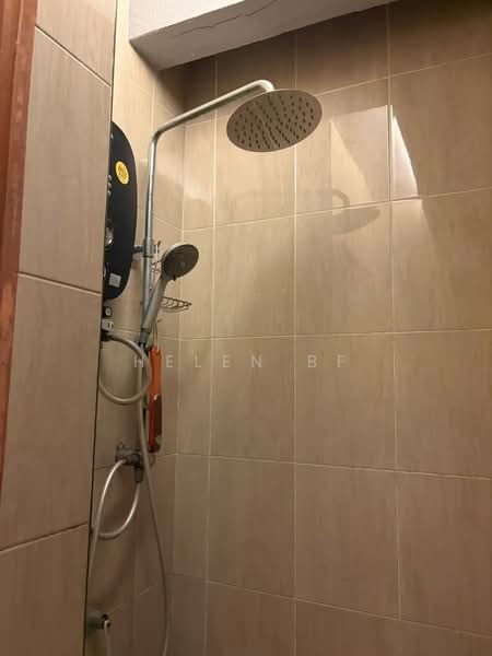 Rumah Flat untuk Disewa di Laksamana Cheng Ho - Helen BF - Bathroom - PropertyGuru.com.my