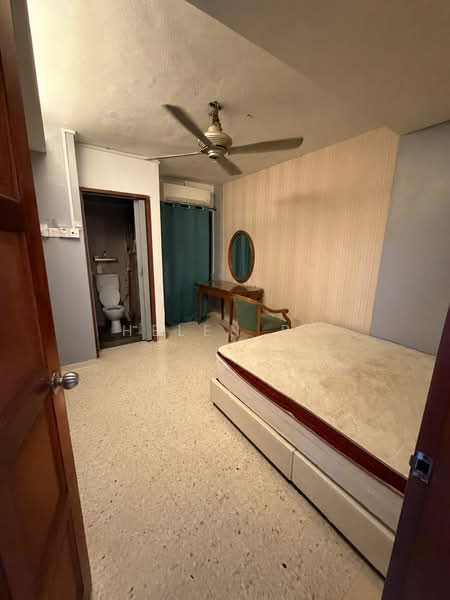 Rumah Flat untuk Disewa di Laksamana Cheng Ho - Helen BF - Bedroom - PropertyGuru.com.my