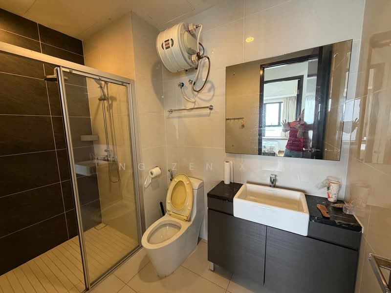 Condominium for Sale at Royal Strand @ Country Garden Danga Bay - NG ZEN XI - Bathroom - PropertyGuru.com.my