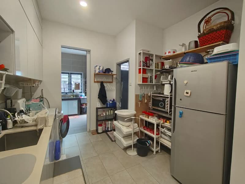 2-storey Terraced House for Sale in Bandar Indahpura (Kulai) - Robin Teo - Kitchen - PropertyGuru.com.my