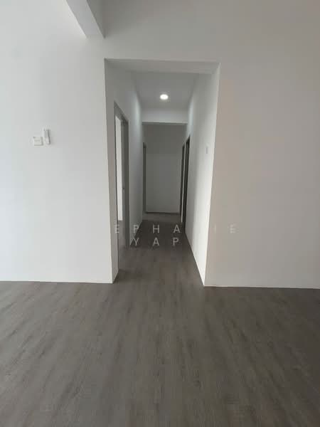 Apartment for Rent at Pangsapuri Pulai Mutiara - Stephanie Yap - Corridor - PropertyGuru.com.my