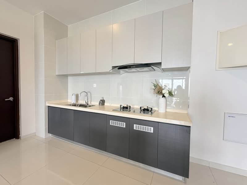 Condominium for Sale at Kings Bay @ Country Garden Danga Bay - Zhiyi Lee - Kitchen - PropertyGuru.com.my