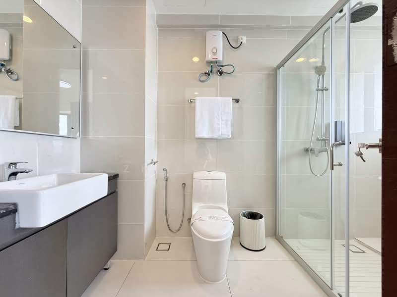 Condominium for Sale at Kings Bay @ Country Garden Danga Bay - Zhiyi Lee - Bathroom - PropertyGuru.com.my