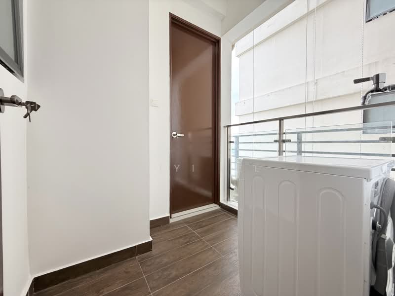 Condominium for Sale at Kings Bay @ Country Garden Danga Bay - Zhiyi Lee - Yard - PropertyGuru.com.my
