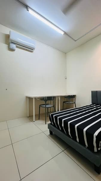 Kondominium untuk Dijual di Platinum Lake PV 20 - Brandon Chin - Bedroom - PropertyGuru.com.my