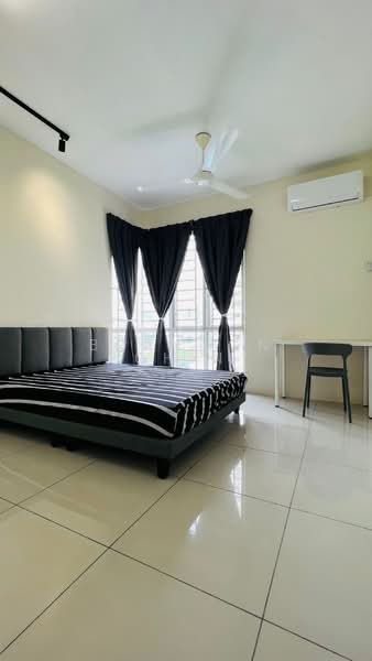 Kondominium untuk Dijual di Platinum Lake PV 20 - Brandon Chin - Bedroom - PropertyGuru.com.my