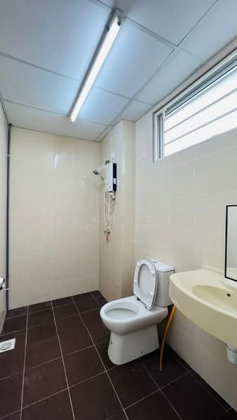Kondominium untuk Dijual di Platinum Lake PV 20 - Brandon Chin - Bathroom - PropertyGuru.com.my