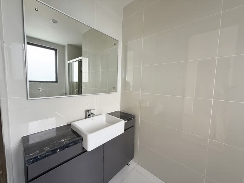 Condominium for Sale at Kings Bay @ Country Garden Danga Bay - Zhiyi Lee - Bathroom - PropertyGuru.com.my