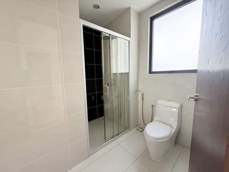 Condominium for Sale at Kings Bay @ Country Garden Danga Bay - Zhiyi Lee - Bathroom - PropertyGuru.com.my