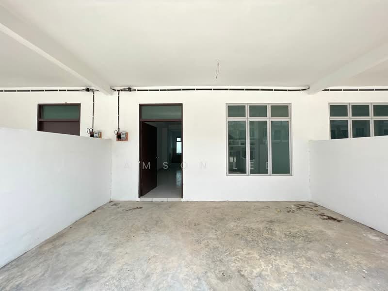 3-storey Terraced House for Sale in Taman Kundang Jaya (Rawang) - Samson Lee - Entrance - PropertyGuru.com.my