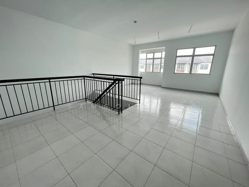 3-storey Terraced House for Sale in Taman Kundang Jaya (Rawang) - Samson Lee - Interior - PropertyGuru.com.my