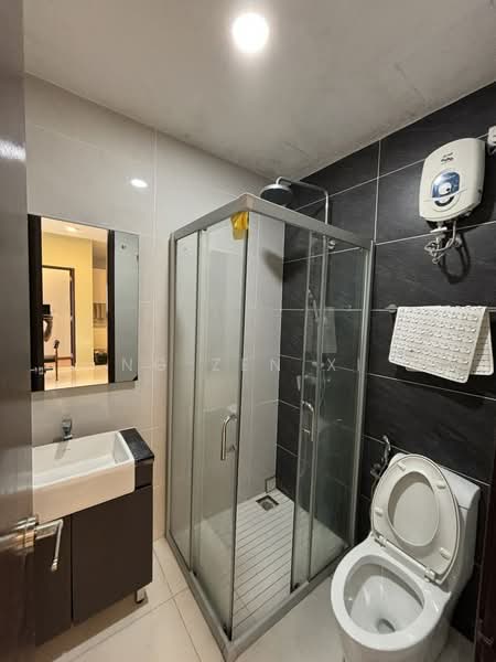 Kondominium untuk Disewa di Bay Point @ Country Garden Danga Bay - NG ZEN XI - Bathroom - PropertyGuru.com.my
