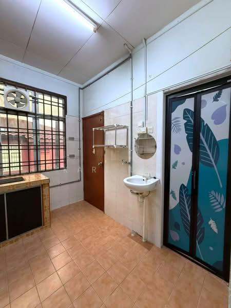 1-storey Terraced House for Sale in Bandar Uda Utama (Johor Bahru) - Karl Lim - Kitchen - PropertyGuru.com.my
