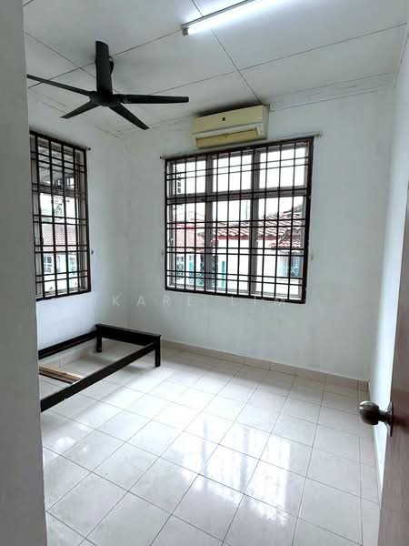 1-storey Terraced House for Sale in Bandar Uda Utama (Johor Bahru) - Karl Lim - Bedroom - PropertyGuru.com.my