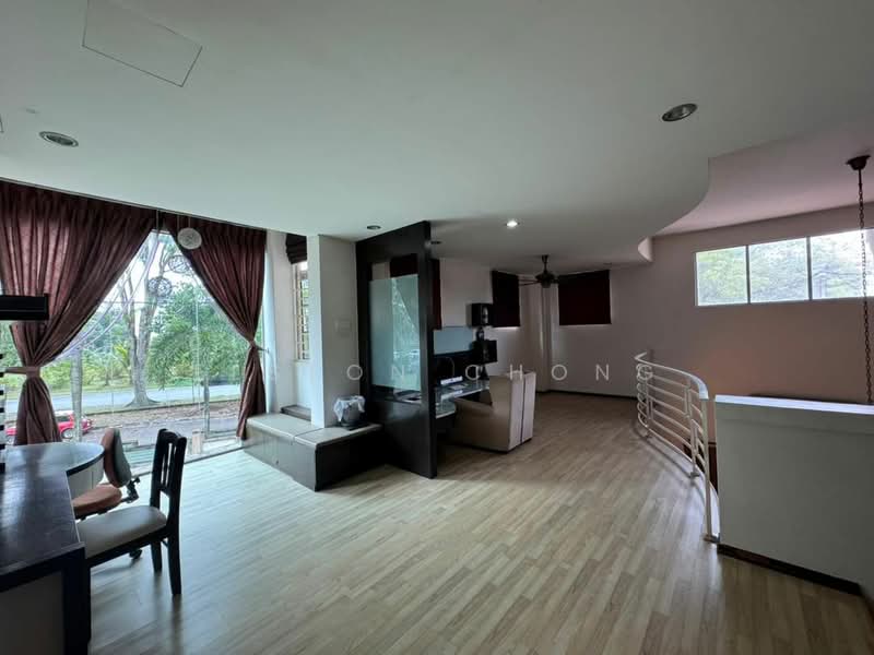 Rumah Teres 3 Tingkat untuk Dijual di Bandar Putra (Kulai) - Elston Chong - Living Room - PropertyGuru.com.my