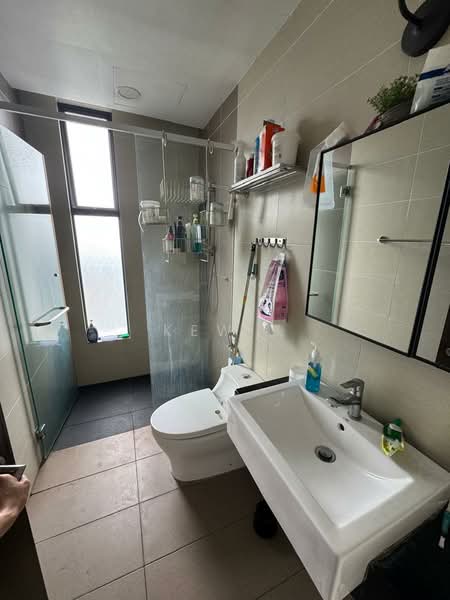 Kediaman Servis untuk Dijual di LakePark Residence @ KL North - Kew . - Bathroom - PropertyGuru.com.my