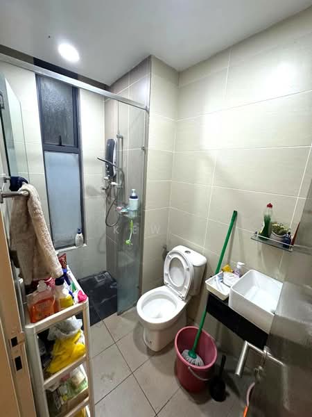 Kediaman Servis untuk Dijual di LakePark Residence @ KL North - Kew . - Bathroom - PropertyGuru.com.my