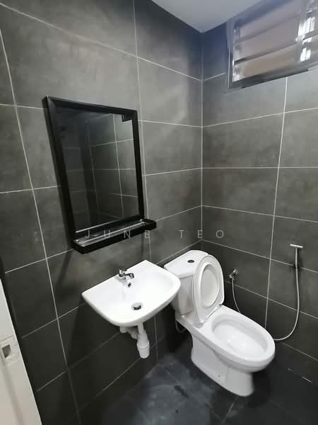 Servis Apartment untuk Disewa di Midas @ Seri Alam - June Teo - Bathroom - PropertyGuru.com.my