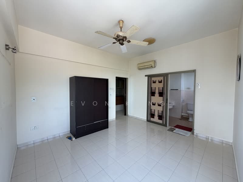 Kondominium untuk Dijual di Straits Regency - Evon Kang - Living Room - PropertyGuru.com.my