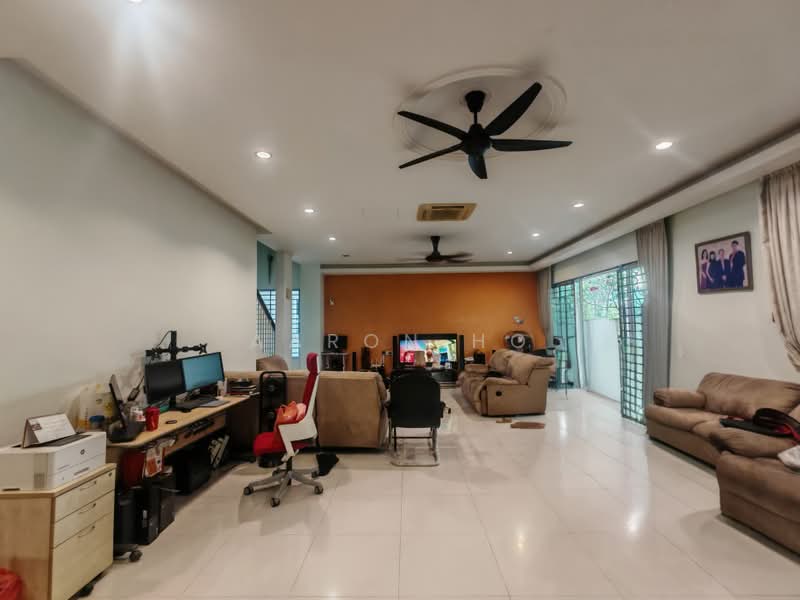 Rumah Berkembar untuk Dijual di Gombak (Selangor) - Aaron Ho - Living Room - PropertyGuru.com.my