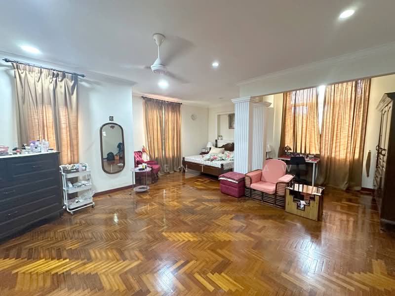 Rumah Berkembar untuk Dijual di Tropicana Golf & Country Resort (Tropicana) - Vincent Liaw - Bedroom - PropertyGuru.com.my
