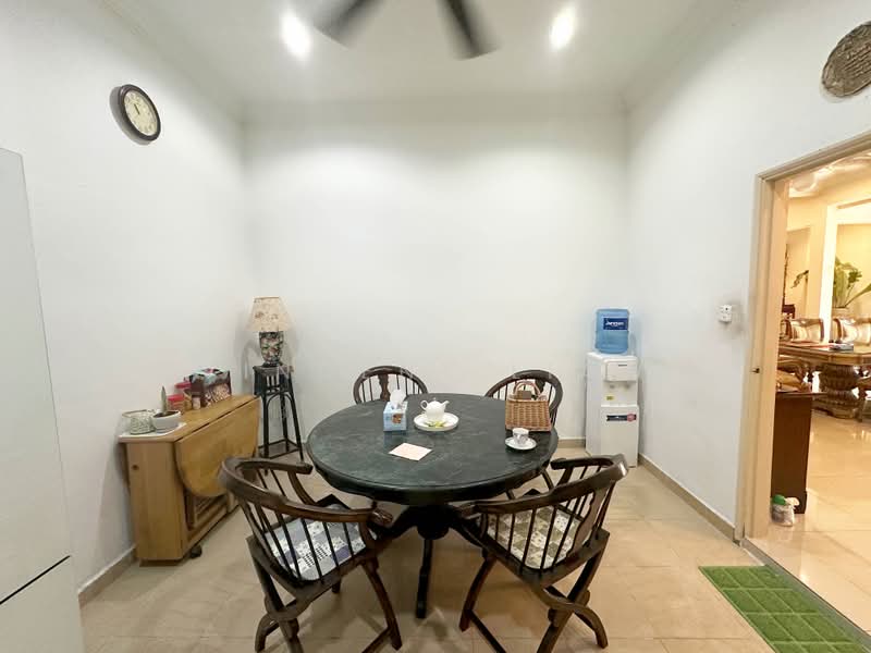 Rumah Berkembar untuk Dijual di Tropicana (Selangor) - Vincent Liaw - Dining Room - PropertyGuru.com.my