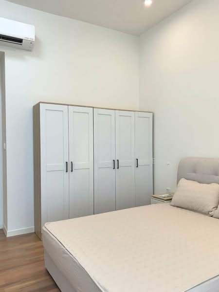 Servis Apartment untuk Disewa di Edelweiss @ Tropicana Gardens - Remus Chen - Bedroom - PropertyGuru.com.my