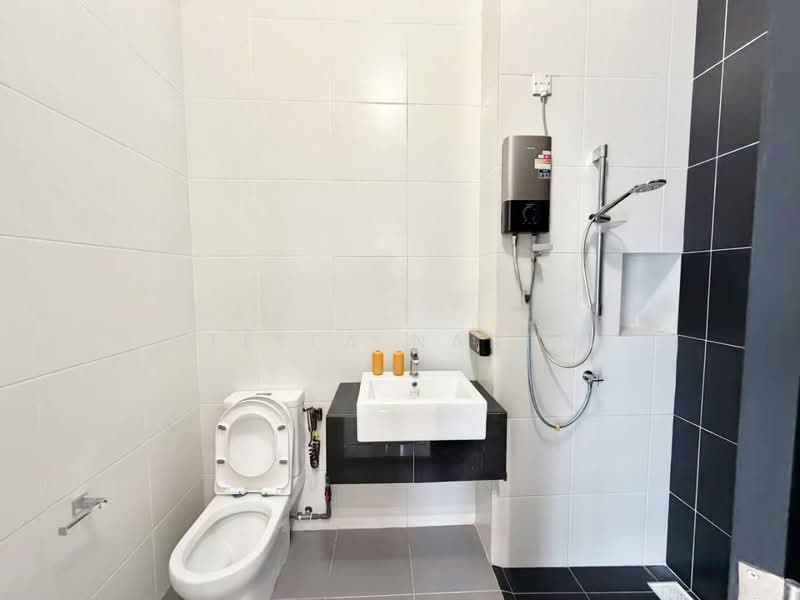 Rumah Teres 2 Tingkat untuk Disewa di Eco Botanic (Iskandar Puteri (Nusajaya)) - Stella Narita - Bathroom - PropertyGuru.com.my