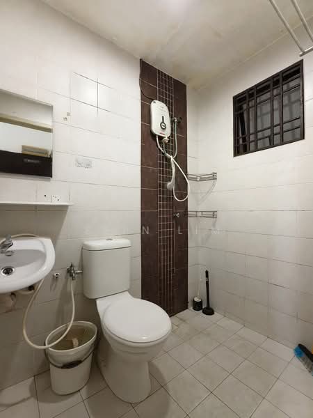 Service Residence for Sale at Diamond Residences - Sean Lim - Bathroom - PropertyGuru.com.my