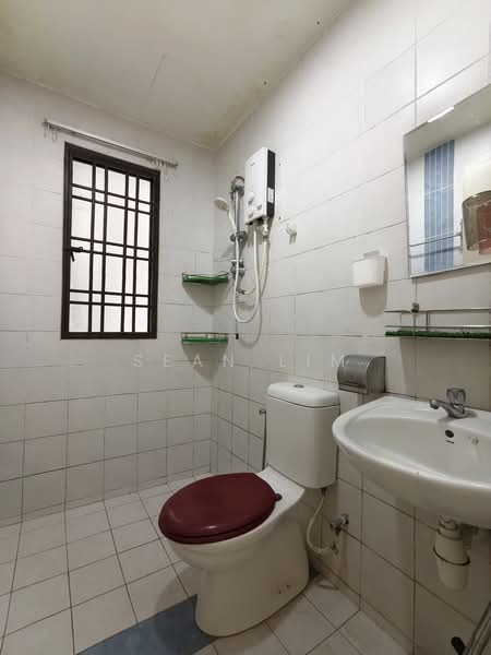 Service Residence for Sale at Diamond Residences - Sean Lim - Bathroom - PropertyGuru.com.my