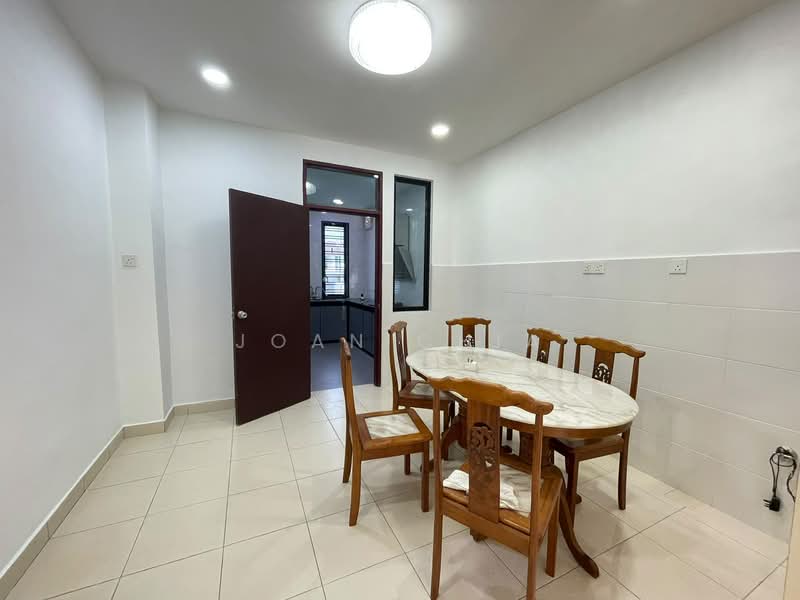 2-storey Terraced House for Sale in Johor Bahru (Johor) - Joan Chia - Dining Room - PropertyGuru.com.my
