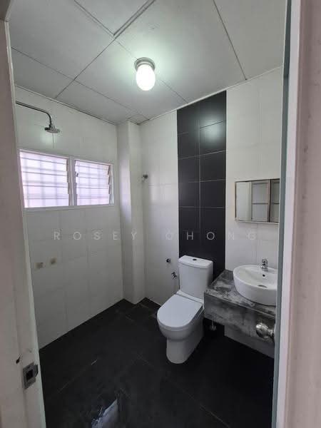 Rumah Teres 1.5-Tingkat untuk Dijual di Usj 11 (Subang Jaya) - Rosey Chong - Bathroom - PropertyGuru.com.my