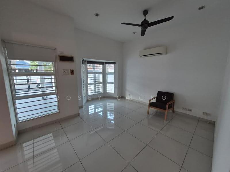 Rumah Teres 1.5-Tingkat untuk Dijual di Usj 11 (Subang Jaya) - Rosey Chong - Living Room - PropertyGuru.com.my
