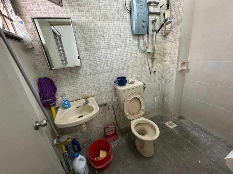 Rumah Teres 1.5 Tingkat untuk Dijual di Usj 6 (Subang Jaya) - Johnson See - Bathroom - PropertyGuru.com.my
