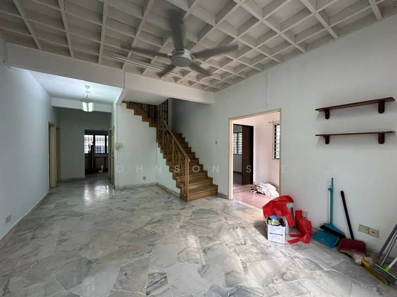 Rumah Teres 1.5 Tingkat untuk Dijual di Usj 6 (Subang Jaya) - Johnson See - Living Room - PropertyGuru.com.my