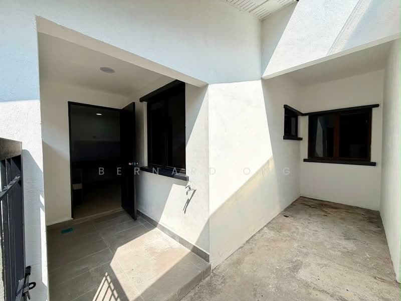 Rumah Teres 2 Tingkat untuk Dijual di Bandar Country Homes (Rawang) - Bernard Ong - Exterior - PropertyGuru.com.my