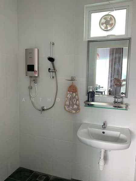 Kondominium untuk Disewa di SummerSkye Residences - Anthony Boo - Bathroom - PropertyGuru.com.my