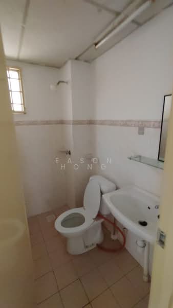 Apartment for Rent at Pangsapuri Sri Baiduri - Eason Hong - Bathroom - PropertyGuru.com.my