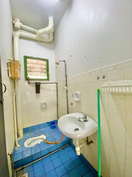 2-storey Terraced House for Rent in Taman Sri Andalas (Klang) - Salawati Busro - Bathroom - PropertyGuru.com.my