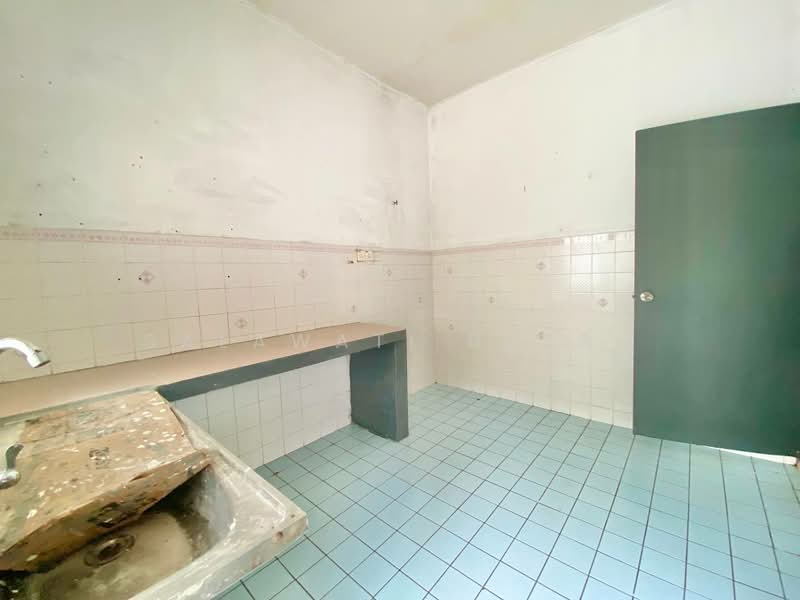 2-storey Terraced House for Rent in Taman Sri Andalas (Klang) - Salawati Busro - Kitchen - PropertyGuru.com.my
