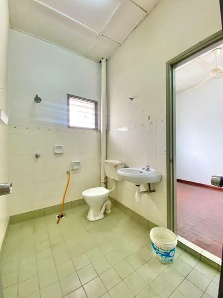 2-storey Terraced House for Rent in Taman Sri Andalas (Klang) - Salawati Busro - Bathroom - PropertyGuru.com.my