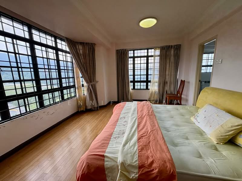 Pangsapuri untuk Dijual di Mawar Apartment - Jennifer Yap - Master bedroom with mountain views - PropertyGuru.com.my