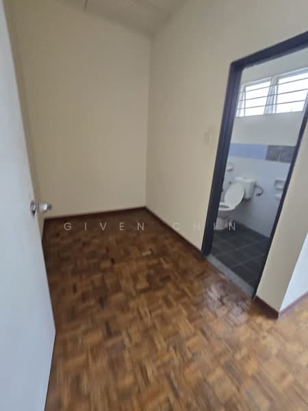 2-storey Terraced House for Sale in Bandar Putra Permai (Seri Kembangan) - Given Chin - Bathroom - PropertyGuru.com.my