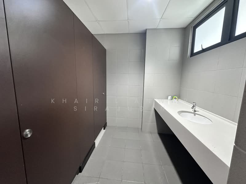 Office for Rent in Bukit Jelutong (Shah Alam) - Khairil Anwar Sirajudin - Bathroom - PropertyGuru.com.my
