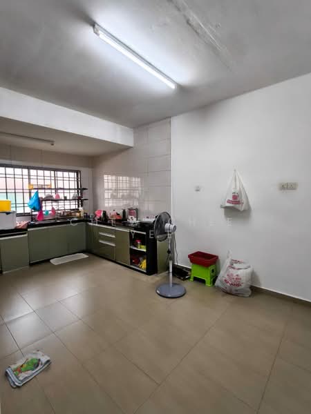 Rumah Teres 2 Tingkat untuk Disewa di Taman Ungku Tun Aminah (Skudai) - Chew Chee Yee - Kitchen - PropertyGuru.com.my
