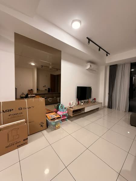 Rumah Teres 3 Tingkat untuk Disewa di Taman Puchong Legenda (Puchong) - Vincent Beh - Living Room - PropertyGuru.com.my